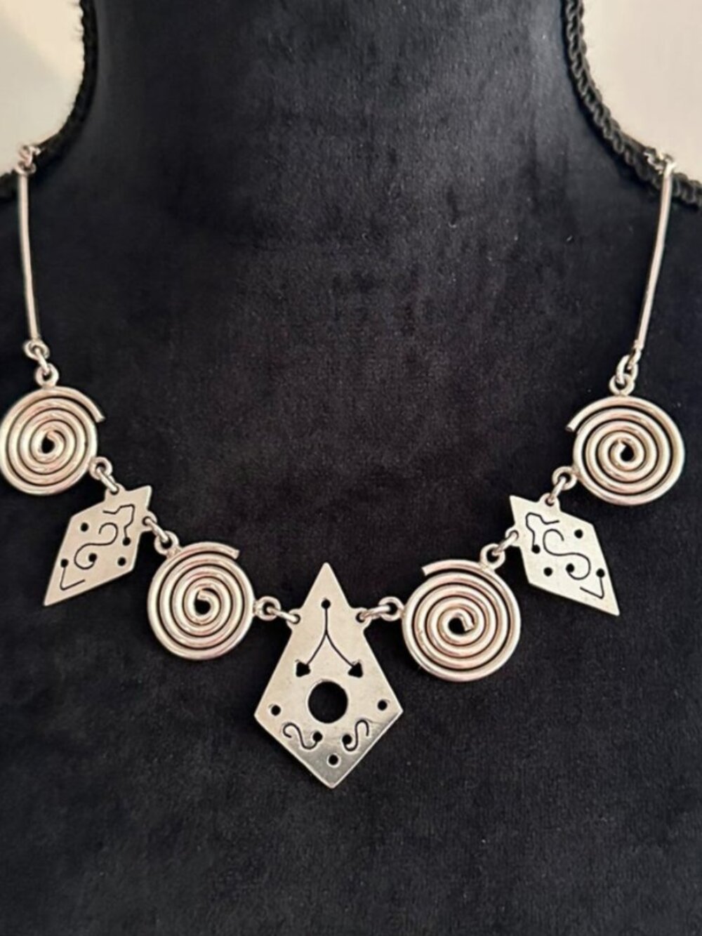 Vintage Taxco Mexico Silver Necklace View 2